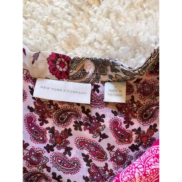 New York & Company top women’s small pink floral paisley faux wrap sleeveless - Picture 5 of 7